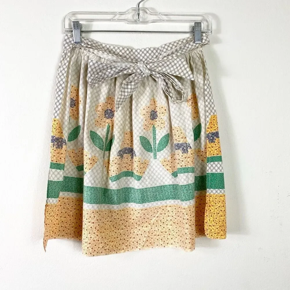 Vintage Yellow and White Floral Dutch Pattern Half Apron Size S